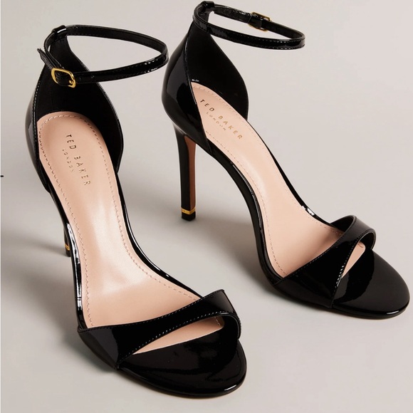 Ted Baker Shoes - Ted baker HELMIA

Patent 103mm Ankle Strap Sandal ,Size 39 EU